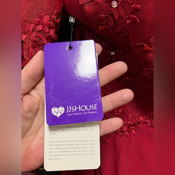 JJs House Red Flutter Sleeve Sweetheart Gown - Picture 4 of 6